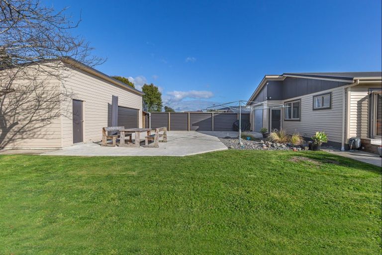 Photo of property in 166 Bartholomew Road, Levin, 5510