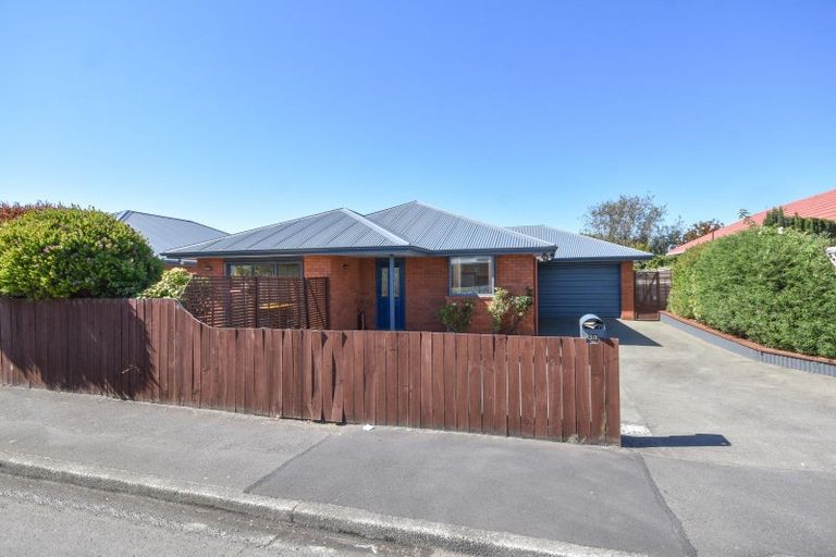 Photo of property in 33 Macandrew Road, South Dunedin, Dunedin, 9012