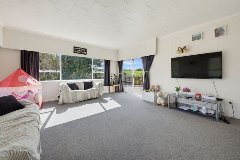 Photo of property in 131 Tiromoana Road, Maata, Eltham, 4398