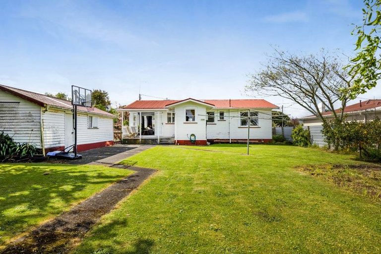 Photo of property in 42 Puriri Street, Hawera, 4610