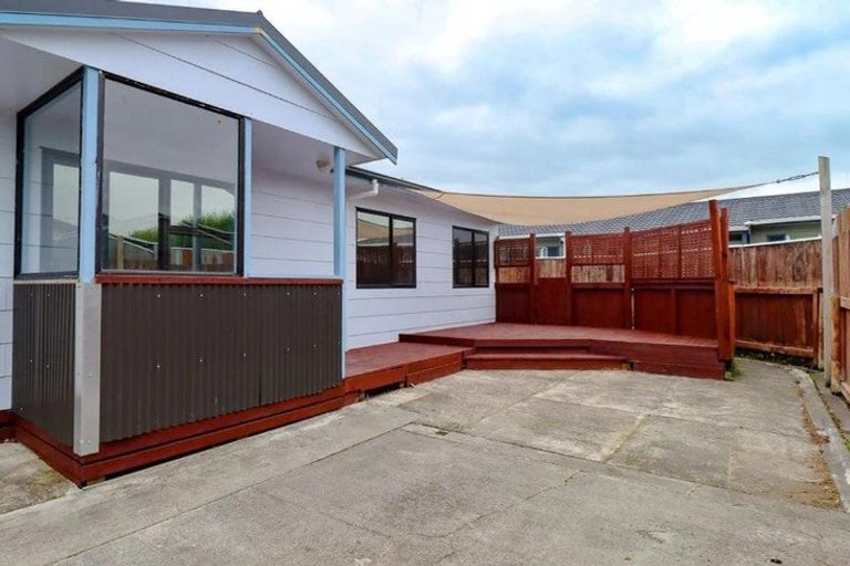 Photo of property in 16 Coromandel Court, Roslyn, Palmerston North, 4414