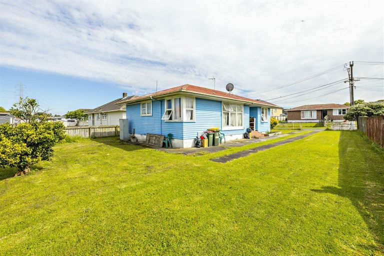 Photo of property in 6 Fisher Crescent, Otara, Auckland, 2023