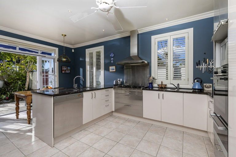 Photo of property in 43 Stanley Point Road, Stanley Point, Auckland, 0624