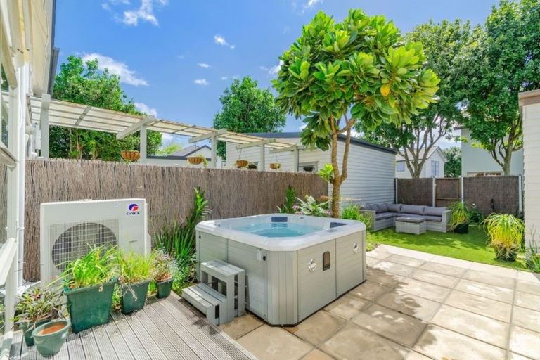 Photo of property in 35 Figaro Crescent, Takanini, 2112