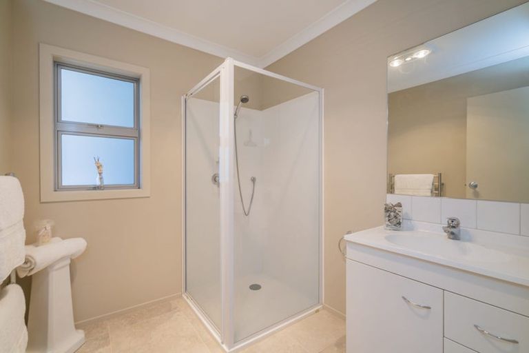 Photo of property in 8 Dotterel Place, Whitianga, 3510