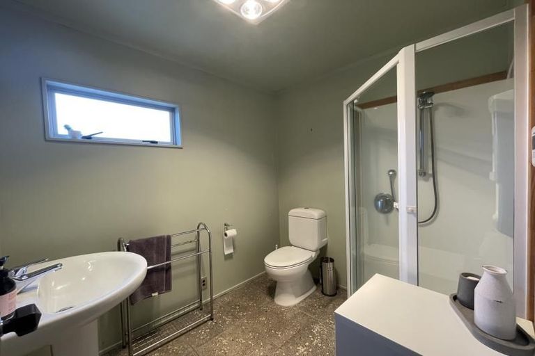 Photo of property in 60 Waiohua Road, Greenlane, Auckland, 1061