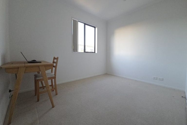 Photo of property in 32 Whenuapai Drive, Whenuapai, Auckland, 0618