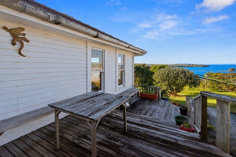 Photo of property in 79 Tiri Road, Tindalls Beach, Whangaparaoa, 0930