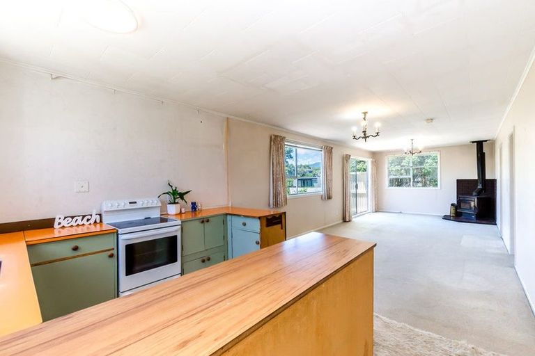 Photo of property in 61 Queens Road, Waikanae Beach, Waikanae, 5036