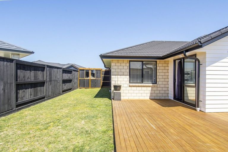 Photo of property in 2 Kotiate Street, Papamoa Beach, Papamoa, 3118