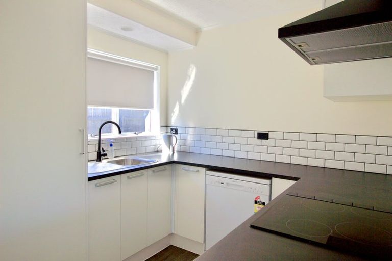 Photo of property in 1/64 Borich Road, Sunnyvale, Auckland, 0612