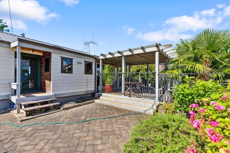 Photo of property in 38 Endeavour Avenue, Welcome Bay, Tauranga, 3112