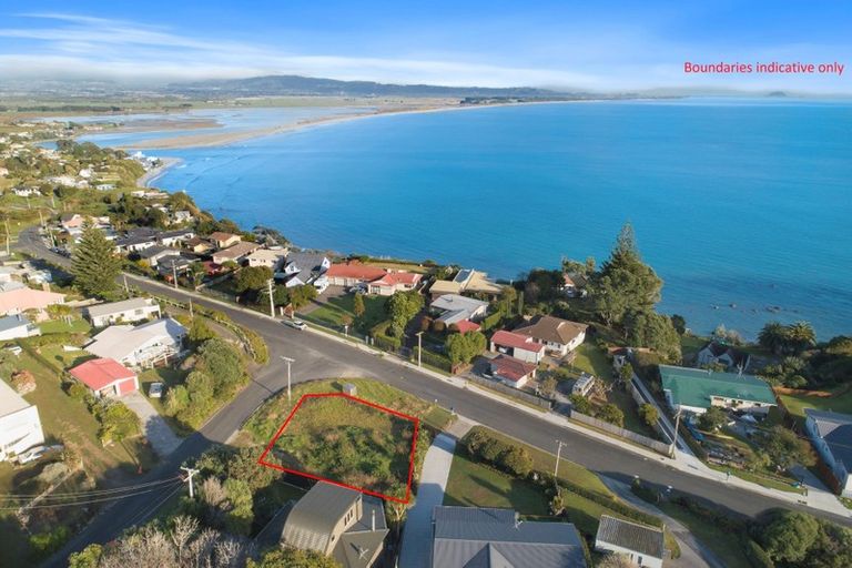 Photo of property in 99 Town Point Road, Maketu, Te Puke, 3189