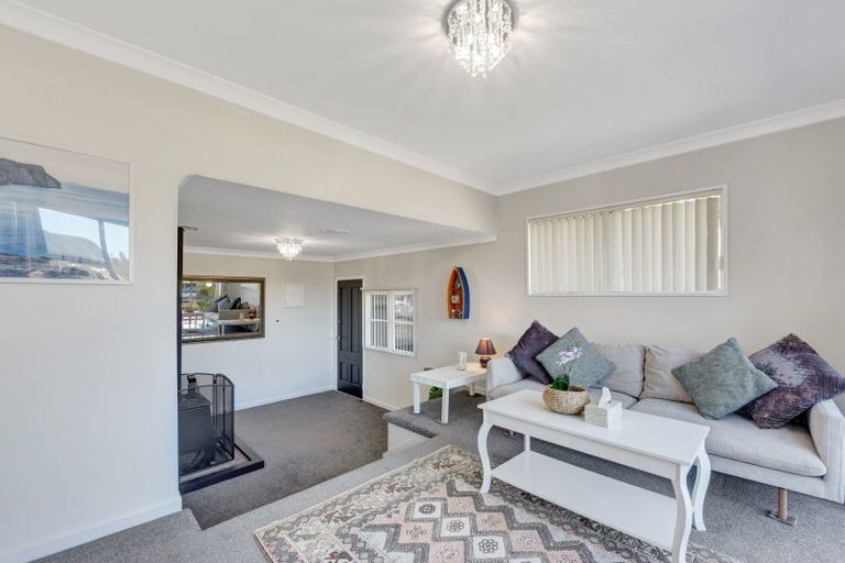 Photo of property in 12 Arthur Crescent, Waikawa, Picton, 7220