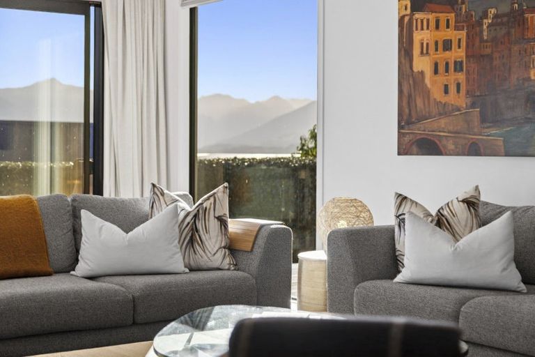 Photo of property in 9 Landsborough Lane, Wanaka, 9305