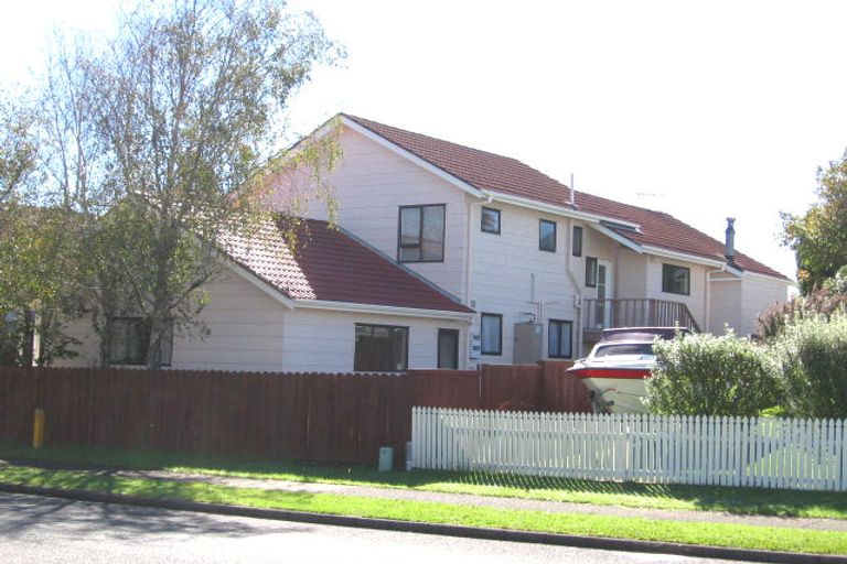 Photo of property in 62 Marendellas Drive, Bucklands Beach, Auckland, 2014