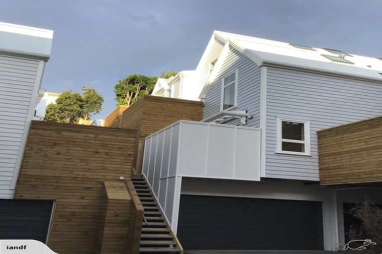 Photo of property in Pirie Street Townhouses, 15/35 Pirie Street, Mount Victoria, Wellington, 6011