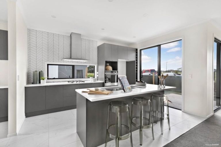 Photo of property in 51a Hayfield Way, Karaka, Papakura, 2113