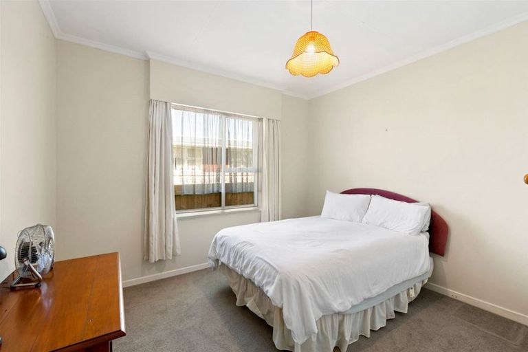 Photo of property in 8 Manu Crescent, Upper Vogeltown, New Plymouth, 4310