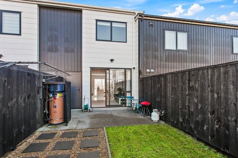 Photo of property in 21 David Carnegie Road, Hobsonville, Auckland, 0616