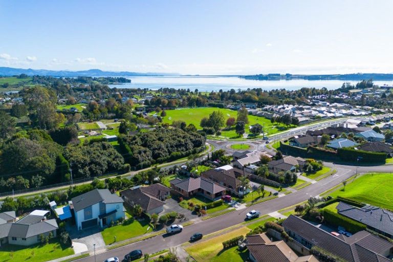 Photo of property in 12 Haden Place, Omokoroa, 3114