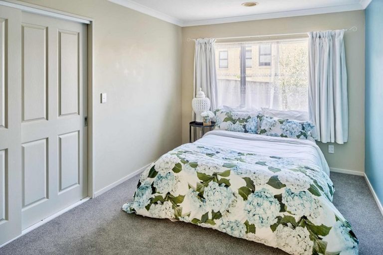 Photo of property in 21 Paparoa Crescent, Aotea, Porirua, 5024