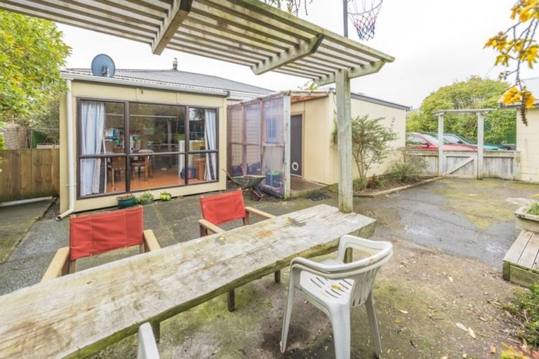 Photo of property in 6 Titoki Street, Castlecliff, Whanganui, 4501
