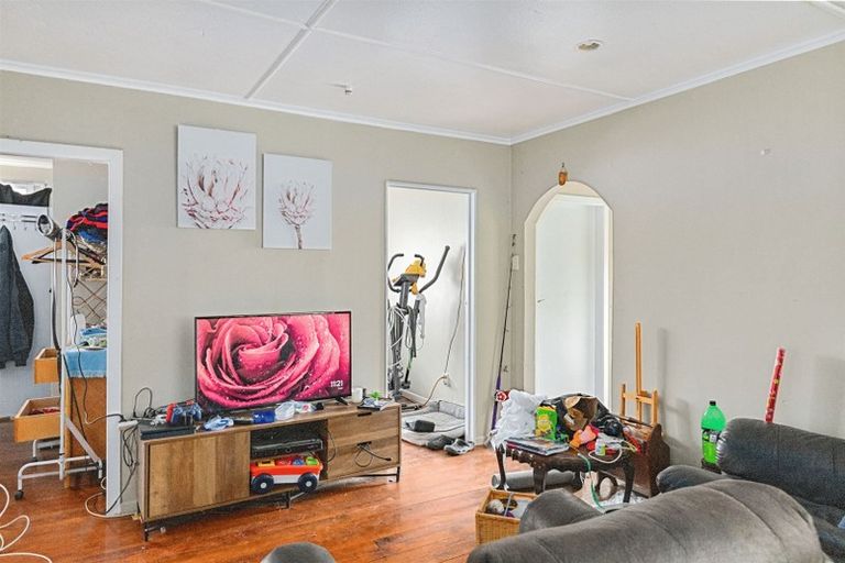 Photo of property in 11 Pukemiro Road, Te Kamo, Whangarei, 0112