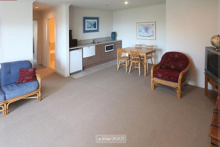 Photo of property in 1a Burford Place, Mellons Bay, Auckland, 2014
