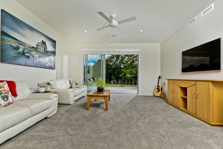 Photo of property in 1162 Weranui Road, Wainui, Silverdale, 0994