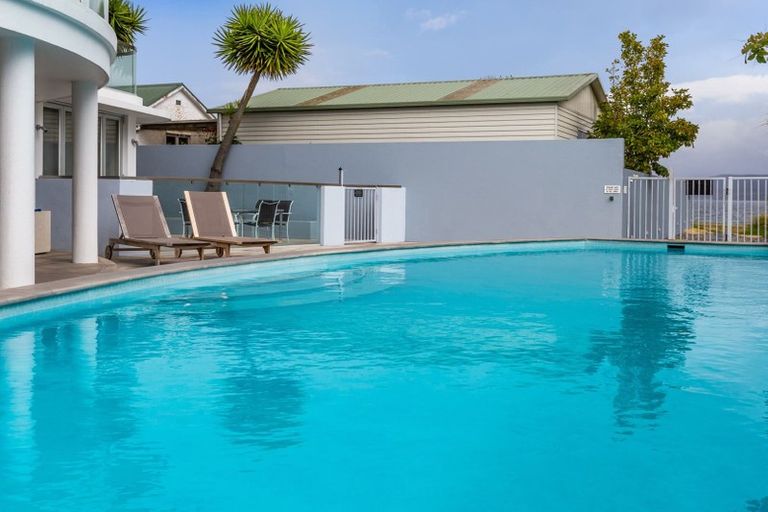 Photo of property in 7/2 Lowell Place, Waipahihi, Taupo, 3330