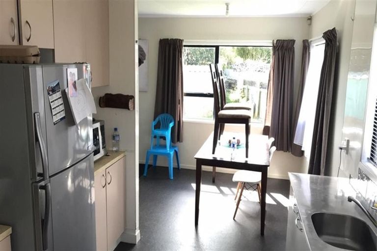 Photo of property in 12 Riverton Drive, Randwick Park, Auckland, 2105