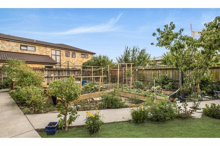 Photo of property in 13 Sunnyside Crescent, Papatoetoe, Auckland, 2025