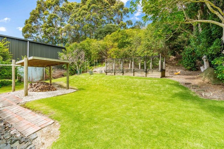 Photo of property in 6 Regent Street, Whakapirau, Maungaturoto, 0583