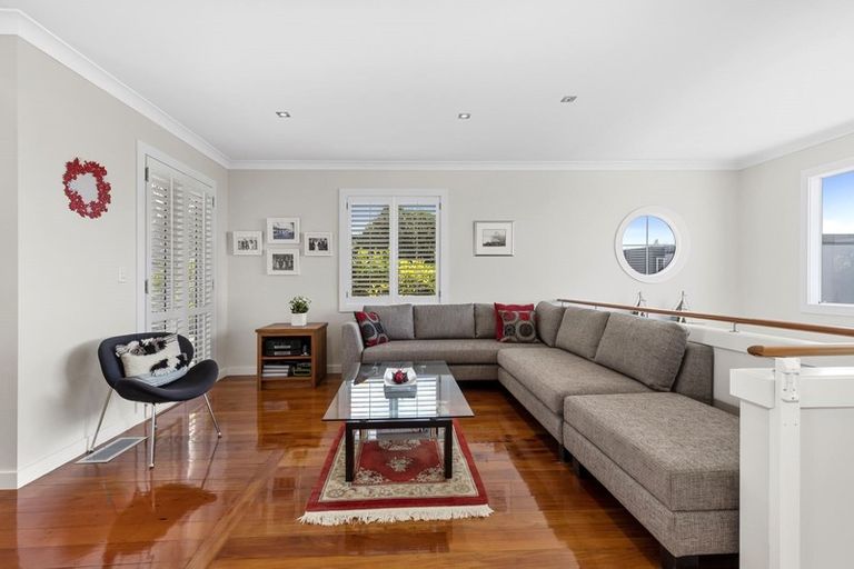 Photo of property in 8 Eastcliffe Road, Castor Bay, Auckland, 0620