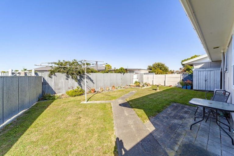 Photo of property in 17 Guildford Street, Tamatea, Napier, 4112