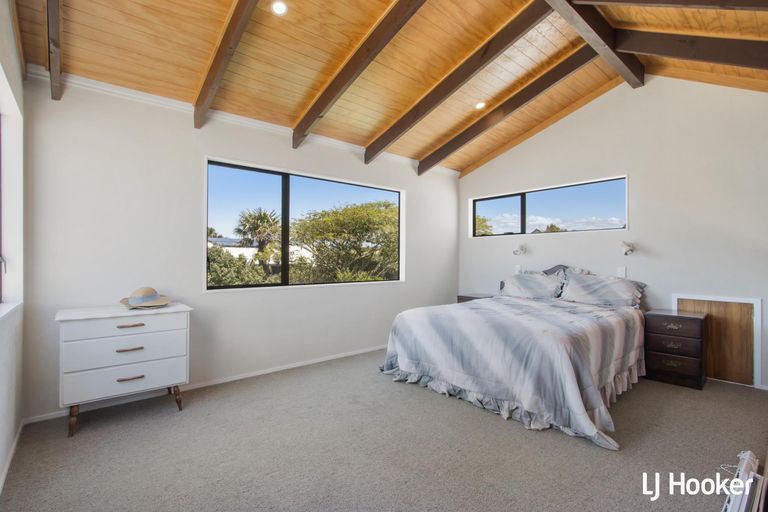 Photo of property in 1 Patterson Place, Waihi Beach, 3611