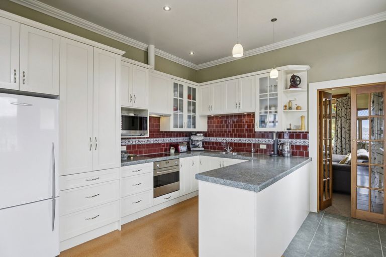 Photo of property in 57 Easther Crescent, Kew, Dunedin, 9012