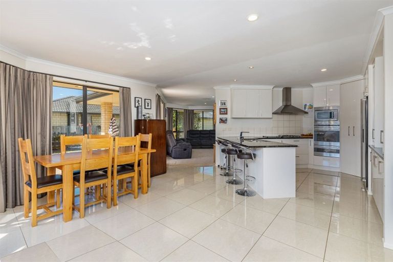 Photo of property in 14 Nautical Drive, Haruru, 0204