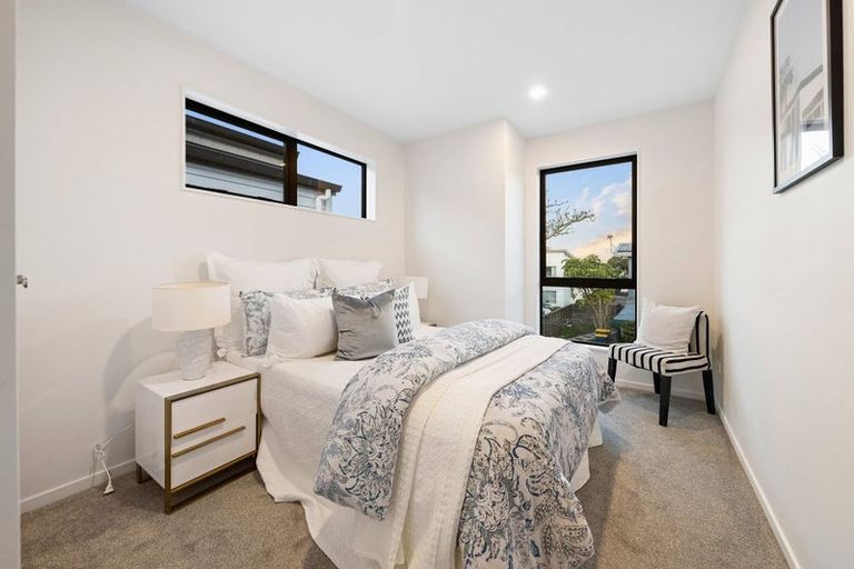 Photo of property in 5/30a Tirimoana Road, Te Atatu South, Auckland, 0602