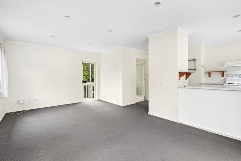 Photo of property in 16 Rotoiti Avenue, Pakuranga Heights, Auckland, 2010