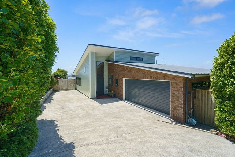 Photo of property in 15 Kahurangi Heights, Aotea, Porirua, 5024