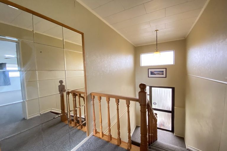 Photo of property in 212 Cambridge Road, Bethlehem, Tauranga, 3110