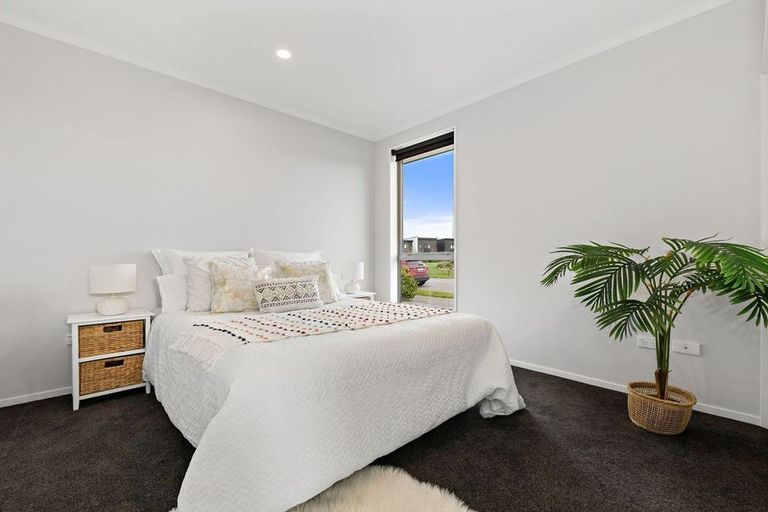Photo of property in 32 George West Square West, Wigram, Christchurch, 8025
