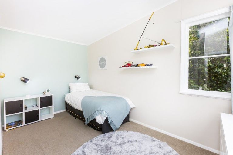 Photo of property in 73 Wyndham Road, Pinehaven, Upper Hutt, 5019