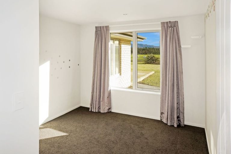 Photo of property in 24 Limeloader Lane, Glasnevin, Amberley, 7482