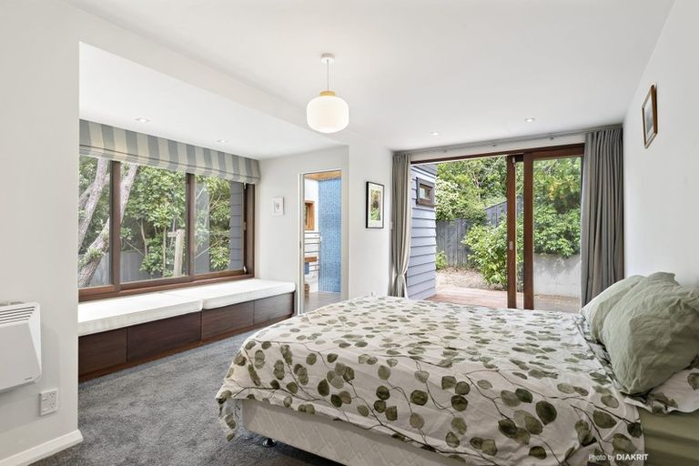 Photo of property in 22 Tai Paku Paku Road, Karaka Bays, Wellington, 6022