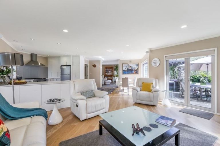 Photo of property in 7c Hobbs Road, Matakatia, Whangaparaoa, 0930