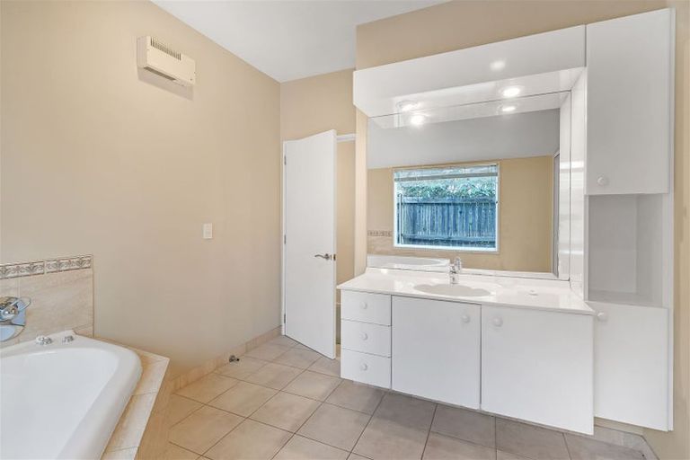 Photo of property in 14 Harrods Court, Ilam, Christchurch, 8053