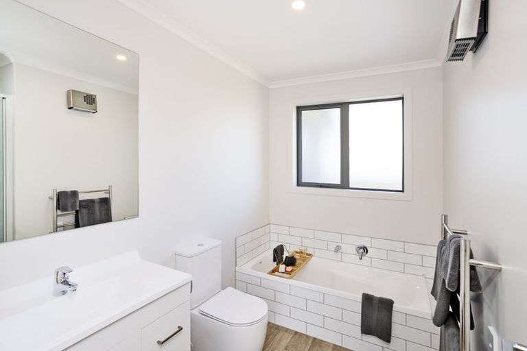 Photo of property in 33 Morningside Lane, Rockdale, 9812